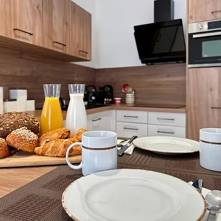 Tivoli 4 - Renovated 2 Bedrooms Appartment, Monaco Border, 5mn From Casino Monte Carlo Apartment