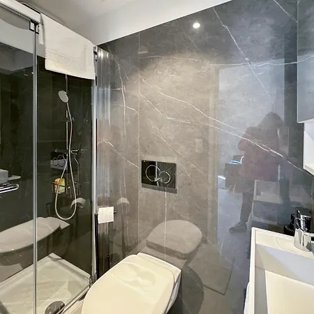 Tivoli 4 - Renovated 2 Bedrooms Appartment, Monaco Border, 5mn From Casino Monte Carlo *